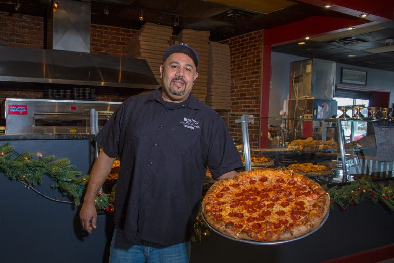 Brozinni’s Pizzeria Debuts in Greenwood Greenwood